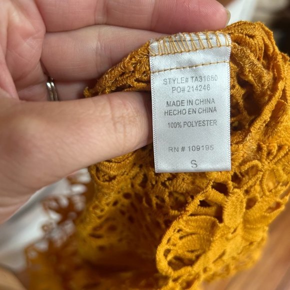 Fashion Nova Mustard Colored Embroidered Lace See Through Top Size Small (1414) - Picture 7 of 8